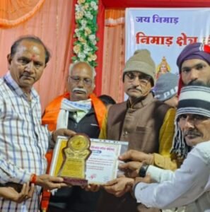 निमाड़ की पारंपरिक लोककला कलगी–तुर्रा में शिव–शक्ति स्वरूप पर आधारित सवाली–जवाबी लोकगायन