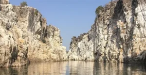 नर्मदा नदी का जन्म मध्य प्रदेश के अमरकंटक