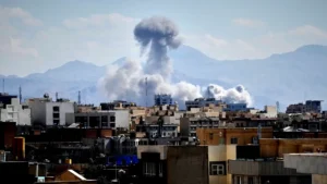 2026 में ईरान–अमेरिका संघर्ष : इरान का पलटवार